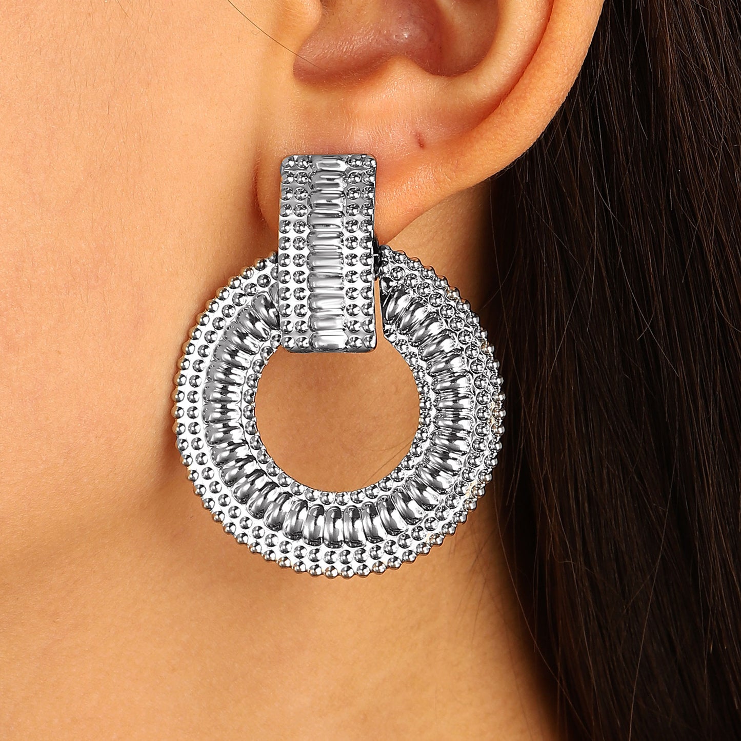 Eye-catching Hollow Round Earrings Women's Retro Fashion Creative Design