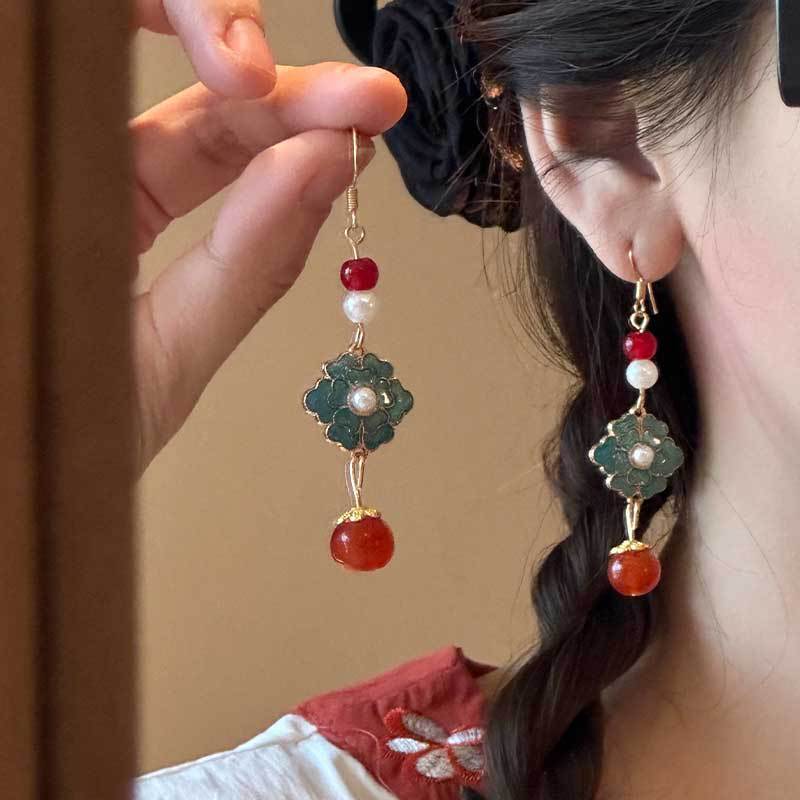 Ancient-style Earrings With Retro Enamel, Classical Chinese Pearls, And Red For The New Year. New Chinese-style Hanfu Earrings For The Spring Festival For Women