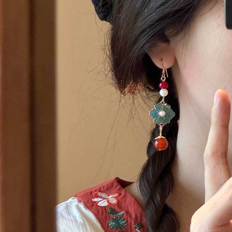 Ancient-style Earrings With Retro Enamel, Classical Chinese Pearls, And Red For The New Year. New Chinese-style Hanfu Earrings For The Spring Festival For Women